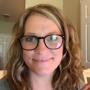 Meet your Posher, Rebecca